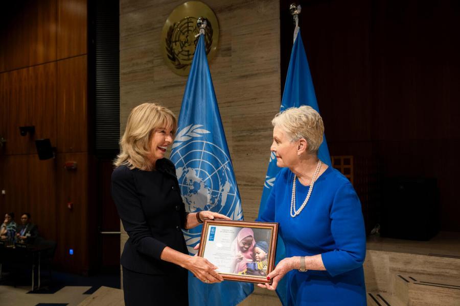 Ms. Cindy McCain, Executive Director of the United Nations World Food Programme delivers certificated of appreciation to the outgoing members of the Executive Board. H.E. Patricia O’Brien, Ambassador and Permanent Representative of Ireland. Photo credit: WFP/Matteo Minnella