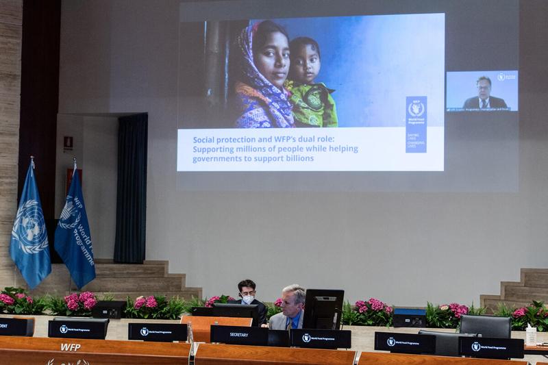 WFP HQ Rome, Wednesday 23 June 2021 - Social protection and WFP’s dual role: supporting millions of people while helping governments to support billions - Side event on the margins of the Annual regular session of the Executive Board, 2021 In the photo: Remarks by Mr. David Kaatrud, Director PRO (on screen). - Photo: WFP/Rein Skullerud