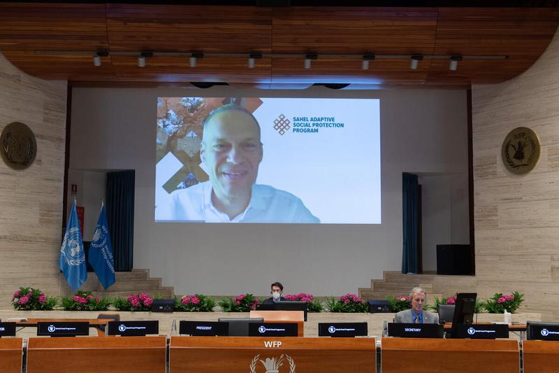 WFP HQ Rome, Wednesday 23 June 2021 - Social protection and WFP’s dual role: supporting millions of people while helping governments to support billions - Side event on the margins of the Annual regular session of the Executive Board, 2021 In the photo: Comments by the World Bank representative of the Sahel Adaptive Social Portection Program. (on screen) - Photo: WFP/Rein Skullerud