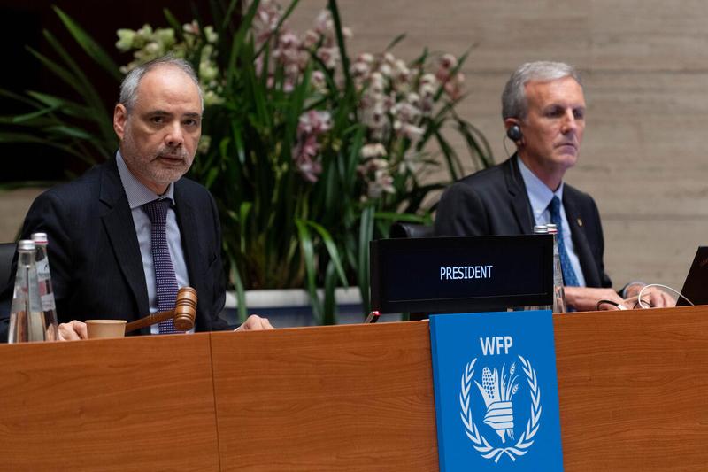 H.E. Luis Fernando Carranza Cifuentes WFP EB President runs the board members through the draft decisions and recommendations for the document under discussion.
Photo: WFP/Rein Skullerud