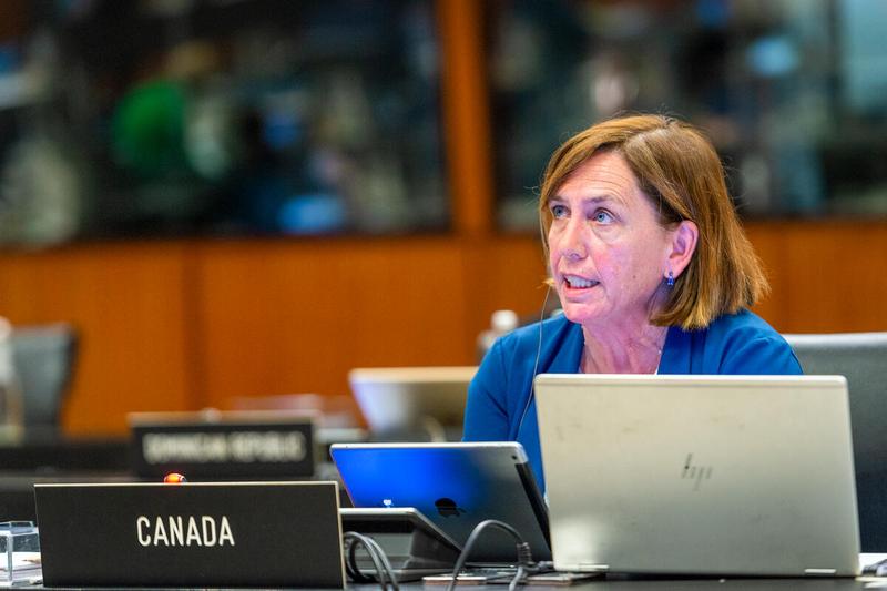 Intervention by H.E. Ms. Gloria Wiseman, Counsellor and Deputy Permanent Representative of Canada. Photo: WFP/Giulio d'Adamo