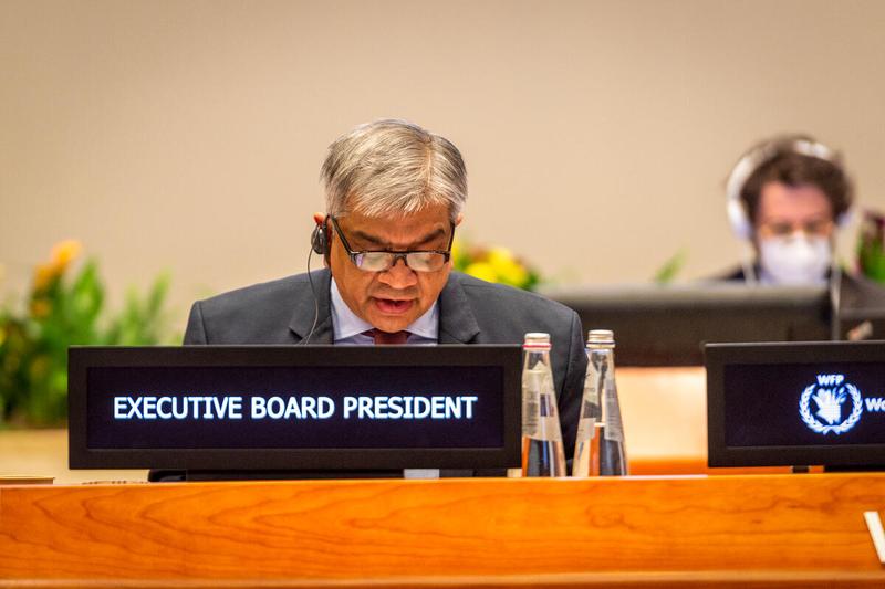 Intervention by H.E. Mr. Déo-Guide Rurema, Minister of the Environment, Agriculture and Livestock (Burundi) - connected remotely. Photo: WFP/Giulio d'Adamo