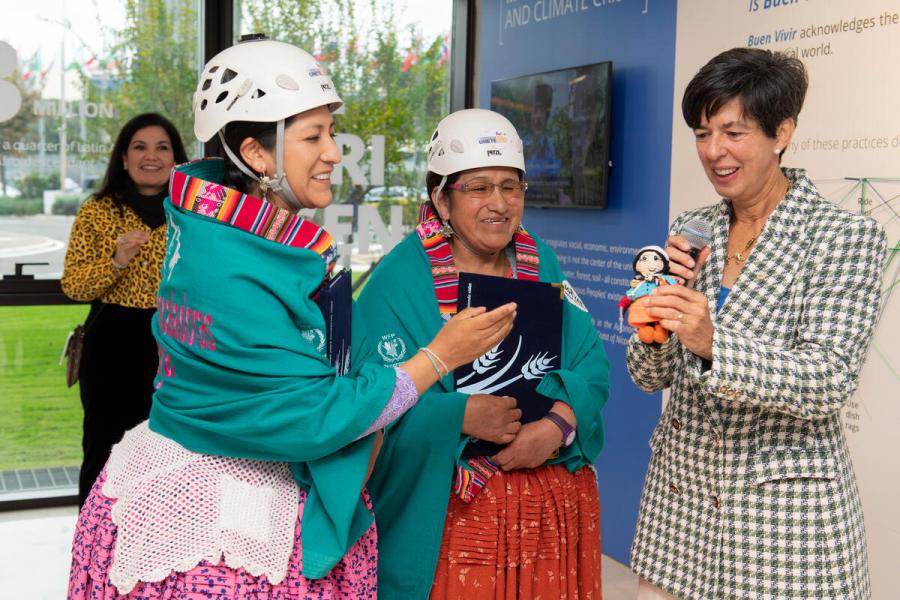 Ms. Teodora Magueño de Gonzales (left) and Ms. Ana Lia Gonzales Magueño (right). The “Cholitas Escaladoras Maya” nominated as WFP high-level supporters Ana Lia Gonzales Magueño and Dora Magueño are two famous mountain guides from the Bolivian Aymara nation also known as the “Cholitas Escaladoras Maya.” Photo: WFP/Rein Skullerud
