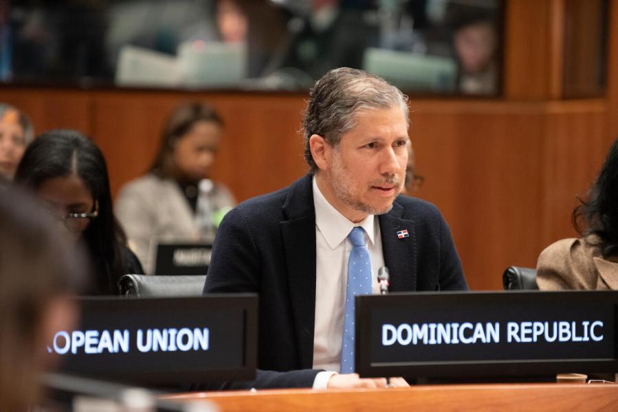 In the photo: intervention by H.E. Mr. Mario ARVELO, Ambassador and Permanent Representative of the Dominican Republic. Photo credit: WFP/Daria Addabbo