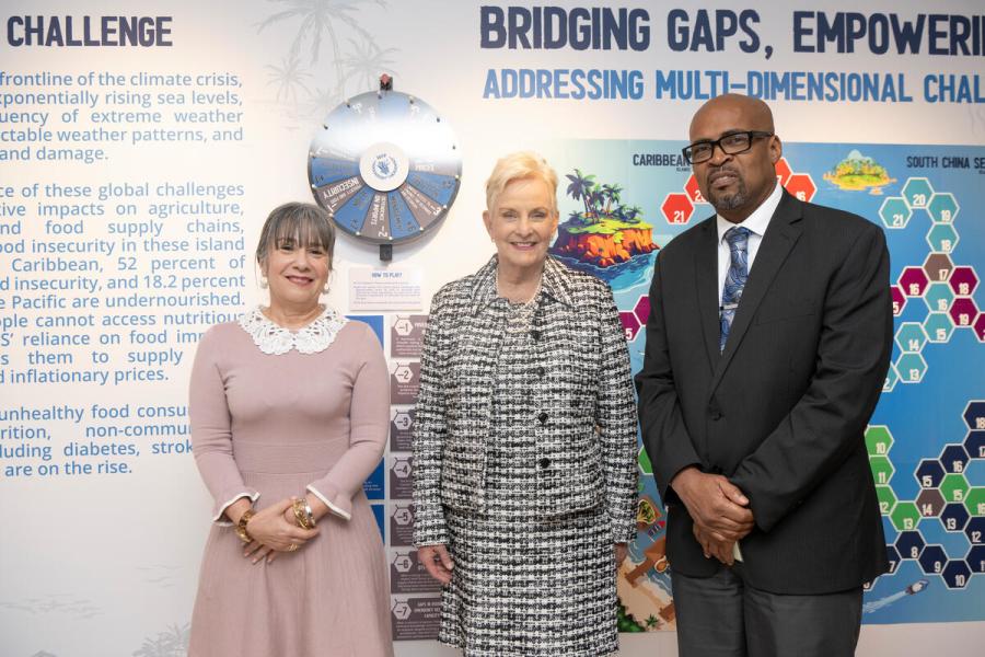 Executive Director at the exhibition WFP in SIDS: Perspectives from the Caribbean and the Pacific. Photo credit: WFP/Rein Skullerud